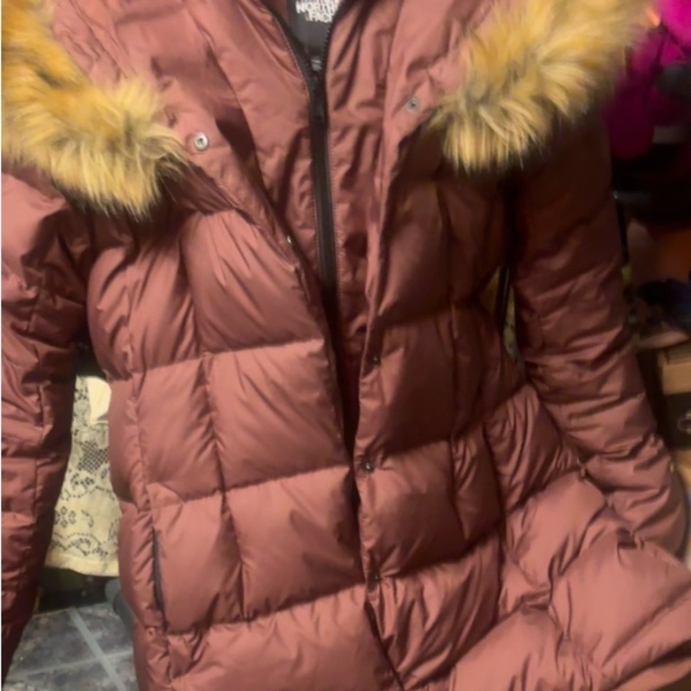 Mk coat with down size L color burgundy in very good condition